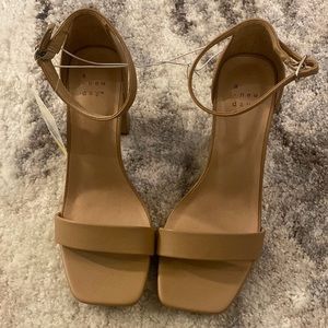 Nude Block Heels 8W